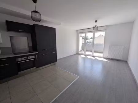 appartement 2 pièces - 45 m² - neufmoutiers en brie