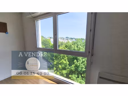appartement deux pieces avec un parking privatif