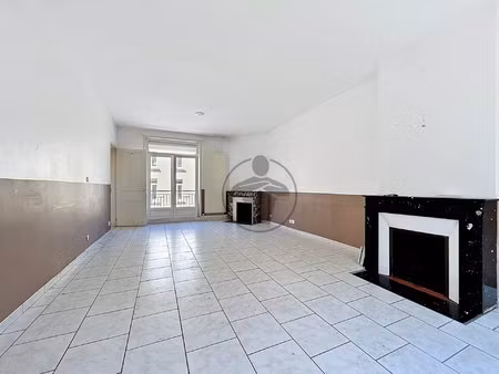 appartement esprit maison de ville – garage – centre-ville