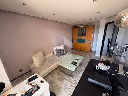 studio 27m2 à saint-laurent-du-var - idéal investissement locatif ou pied-à-terre.
