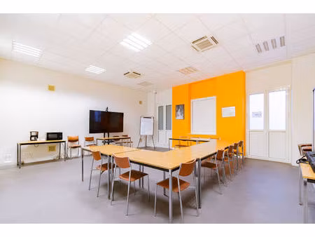 locaux d'activité. vente des murs 300m2 -13006 marseille -