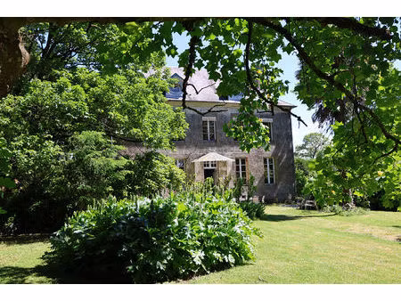 lecousse - maison de maître et son parc arboré en coeur de bourg