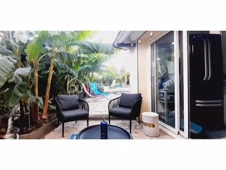 charmante maison des années 70 avec terrasses au cœur de la ville