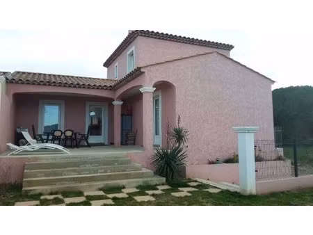 vidauban ? maison familiale 3 chambres.