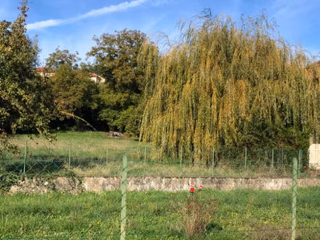 terrain 500m² à 38260 faramans