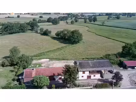 propriété de 220m²   8 pièces