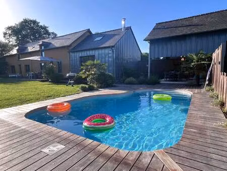 vente longère et corps de ferme à la chapelle-des-fougeretz (35520) : à vendre / 205m² la 