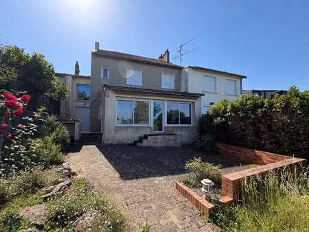 vente maison à andrezé (49600) : à vendre / 178m² andrezé