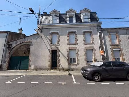 vente maison à saint-andré-de-la-marche (49450) : à vendre / 232m² saint-andré-de-la-march