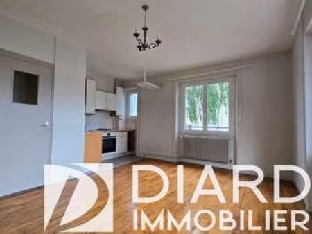 location appartement 2 pièces à fougères (35300) : à louer 2 pièces / 49m² fougères