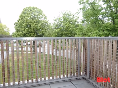 chavagne - location appartement 2 pièces - 42 m² - balcon et parking
