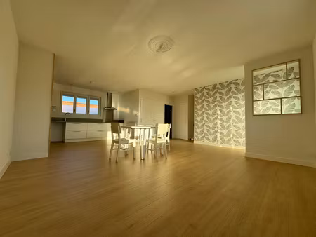 les herbiers proximité centre grand appartement refait à ne
