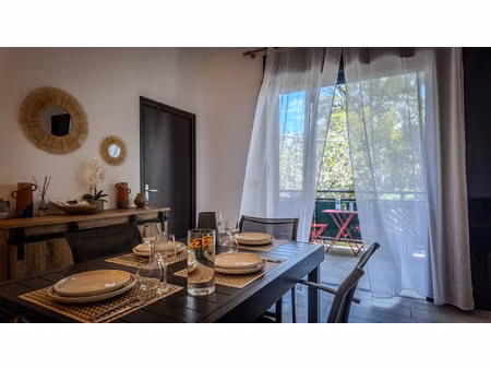 appartement avec jardin privatif les pieds dans l'eau