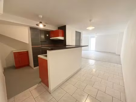 réalmont proche centre  appartement t3 climatisé/