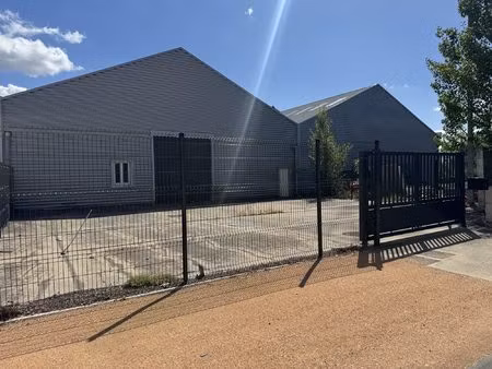 à vendre – cellule d'activité / entrepôt 514 m² – riom