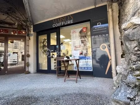 exclusivite ! local commercial rénové – 32 m² – hyper centre de morestel