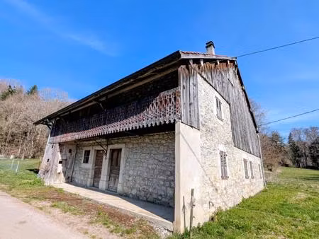 authentique ferme savoyarde a renover - fort potentiel -