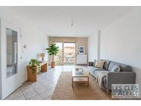 appartement t3 avec cave  garage et balcon lumineux