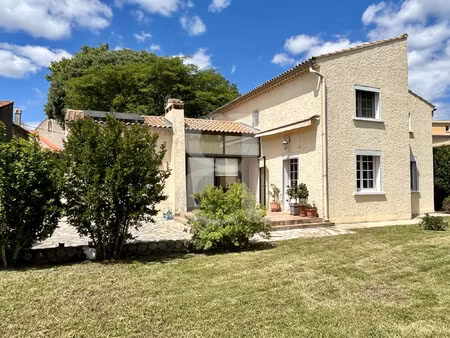 magnifique villa avec garages à tarascon