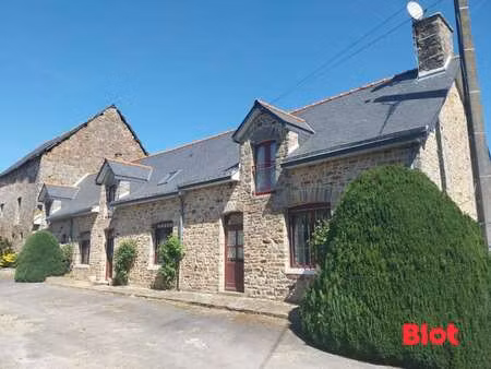 vente longère et corps de ferme à la croixille (53380) : à vendre / 139m² la croixille