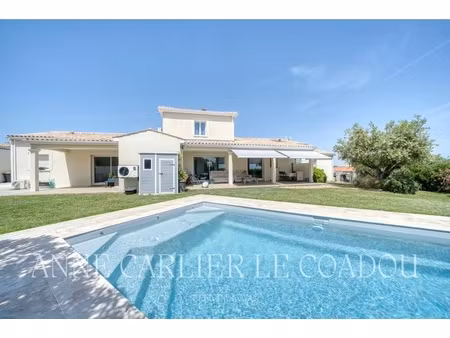 maison 7 pièces - 180 m²