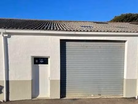 vente garage et parking aux sables-d'olonne (85100) : à vendre / les sables-d'olonne