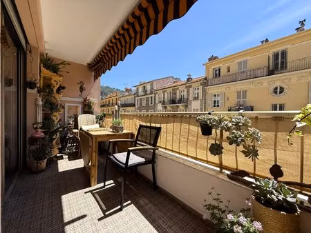 riquier : magnifique f1 avec terrasse plein sud et cave