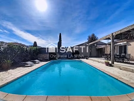magnifique maison lumineuse avec piscine et terrasse bois