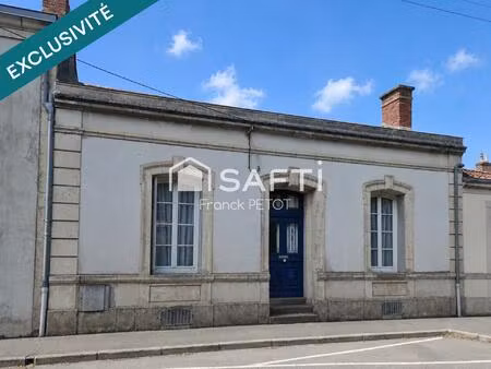 une belle opportunité pour les amateurs de pierre et de projets de rénovation au cœur de l