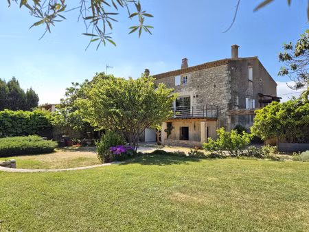 superbe maison de caractere avec garage  jardin et piscine a