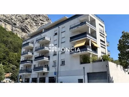 saint-martin-le-vinoux  beau t3 de 65 m2 avec terrasse de 14 m2 et possibilité d'un garage