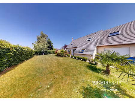 gerville - vie de plain-pied- pavillon traditionnel de [surface] m² avec jardin et garage