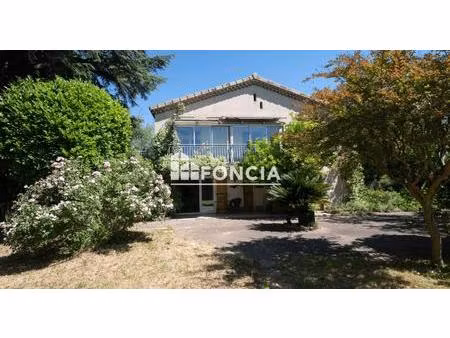 maison 8 pièces de 131 m2 sur 770 m2 de terrain centre guilherand