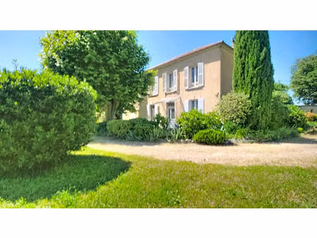maison de caractère sur un terrain de 2640 m² à vendre à monteux
