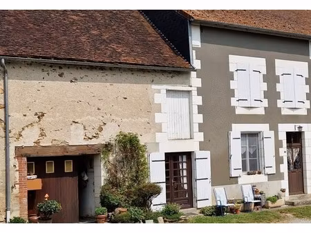 maison en pierre de 151m2  mitoyenne  4 chambres avec dépendance  terrain 1524m² 68 000 €