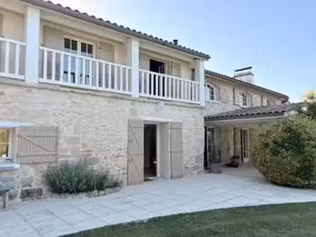 vente demeure d'exception piscine à civrac-en-médoc (33340) : à vendre piscine / 400m² civ