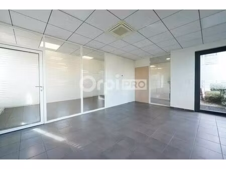 vente bureaux 587 m²
