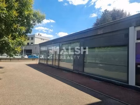 location commerce oullins pierre benite 69600 255m²