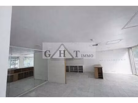 location commerce paris 75011 97m²
