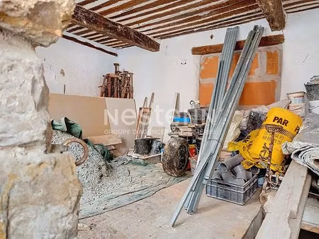 local commercial grasse 33 m2 avec 2 caves de 10 m² chacune  centre historique