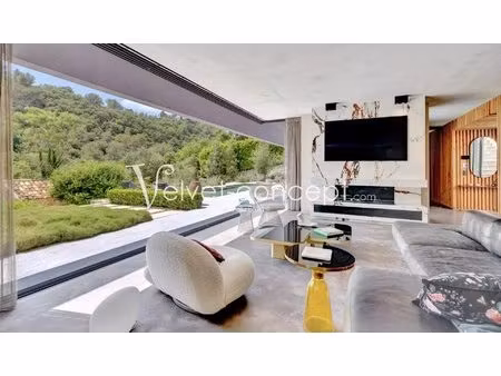 villa au paradis dans la nature à 500m du coeur de valbonne