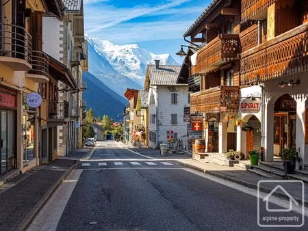 appartement une chambre avec balcon et vue sur l’aiguille verte  à courte distance de marc