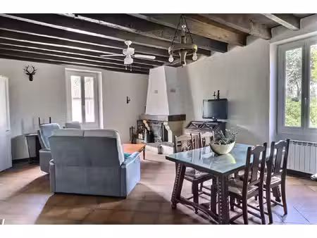 immeuble avec trois habitations à vendre à saint sever -