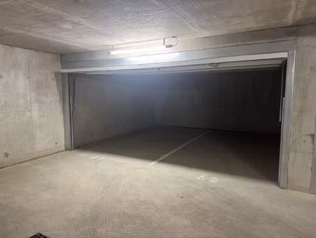 places de parking souterrain