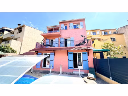 maison de ville individuelle  beaux volumes  vue dégagée et fort potentiel