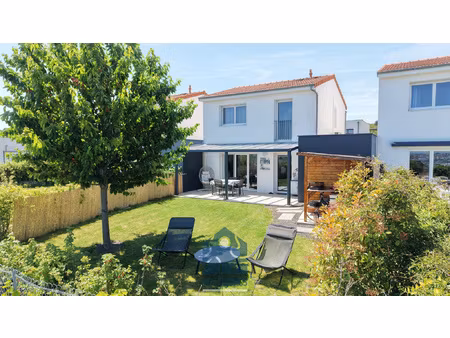 maison t4 avec 3 chambres  terrasse  jardin et garage
