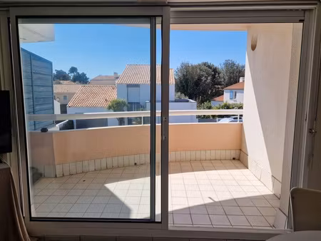t2 avec balcon  garage  parking et cave - la pironnière