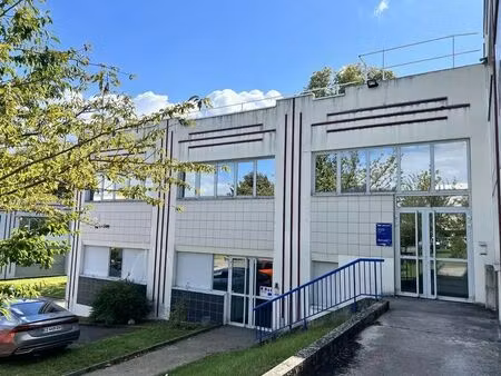 location bureaux 230 m² à 580 m²