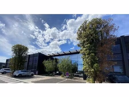 location bureau mauguio 178 m²
