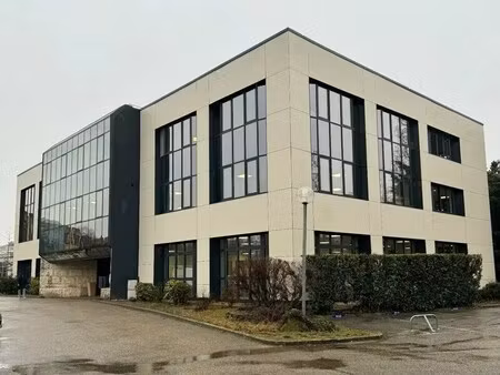 location bureaux 163 m² à 1 670 m²